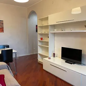 https://appartamento-milano-via-adriano-solo-affitti-brevi-milano-4.it-lombardy.com